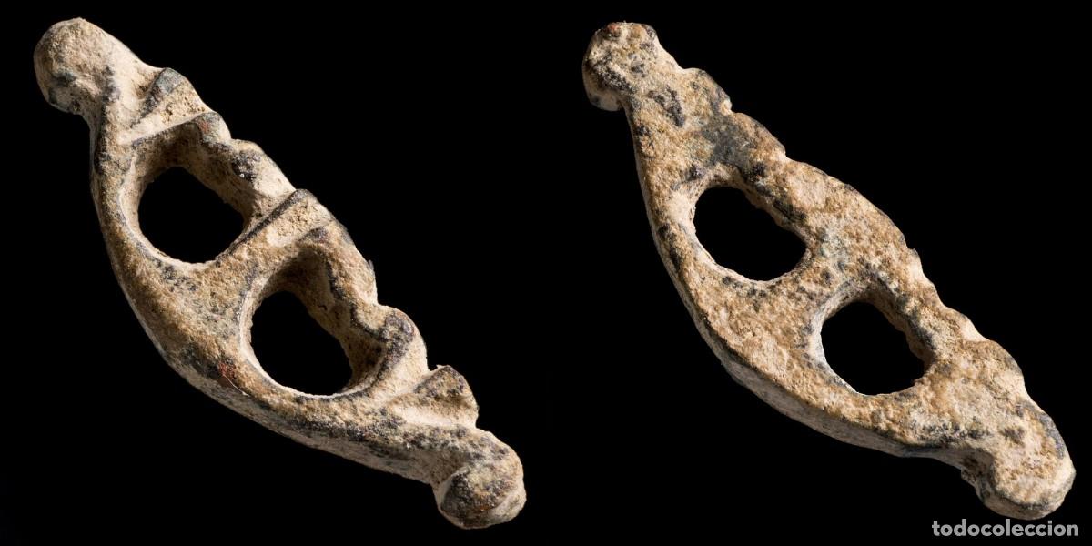 Monedas antiguas: Ancient Bronce Precoin, Palm Shape - 28 mm / 3,41 gr.