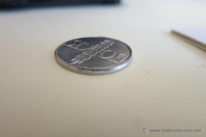 Monedas con errores: moneda de 50 centimos 1966 con cu&ntilde;o desplazado y canto - Foto 7