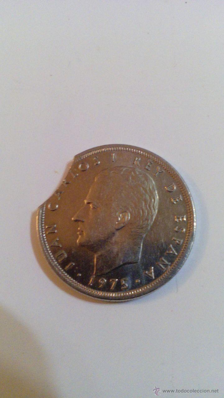Monedas con errores: ERROR CINCO PESETAS DE JUAN CARLOS segmentada I, 1975, ESTRELLA 79 - Foto 1