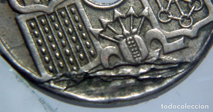 Monedas con errores: ESTADO ESPA&Ntilde;OL 50 CENTIMOS 1949 *54 ERROR ROTURA DE CU&Ntilde;O - Foto 2