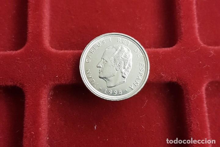 Monedas con errores: Espa&ntilde;a Error 10 Pesetas 1998 Km 1012 Tilde en la &Eacute; Sc Unc - Foto 2