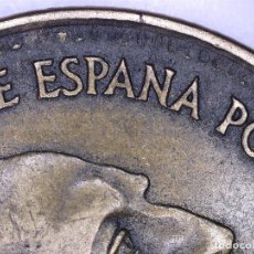 Monedas con errores: ESPAÑA MONEDA DE 2,50 PESETAS FRANCO CON IRREGULARIDADES EN LA GRAFÍA DEL ANVERSO 7 GRAMOS