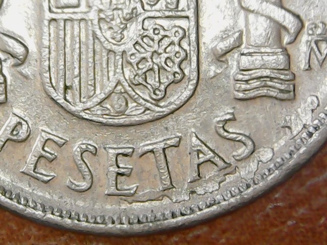 Monedas con errores: * ERROR * MONEDA DE 10 PTAS 1992 EXCESO DE METAL SUBRAYADA - Foto 1