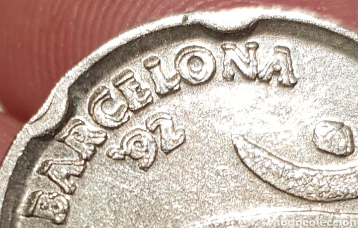 Monedas con errores: Moneda 50 pesetas BARCELONA 92 remarcada - Foto 1