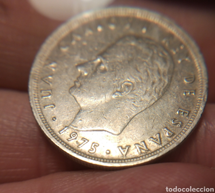 Monedas con errores: Error en moneda de 5 pesetas 1975*80, leyendas remarcadas - Foto 1