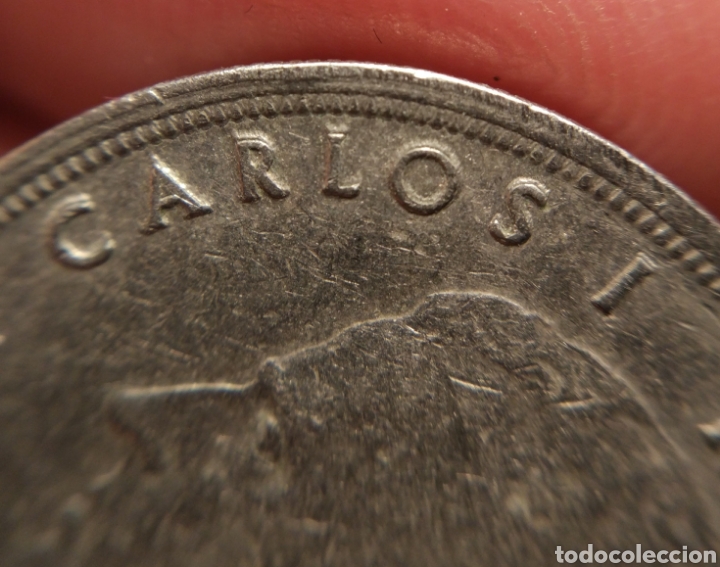 Monedas con errores: Error en moneda de 5 pesetas 1975*80, leyendas remarcadas - Foto 2