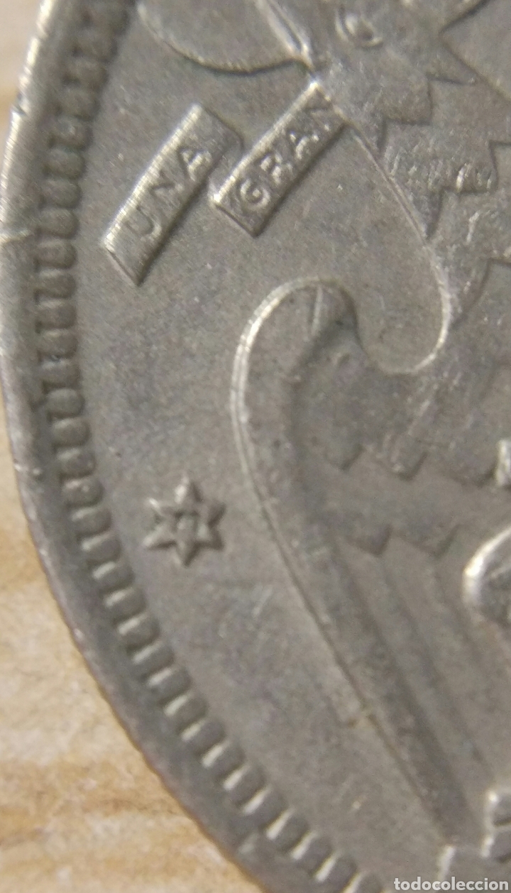 Monedas con errores: Error acu&ntilde;aci&oacute;n 5 pesetas 1957 - Foto 3