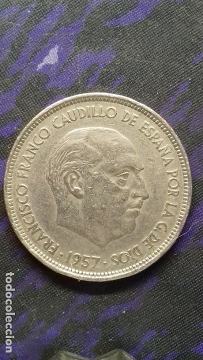 Monedas con errores: Estado Espa&ntilde;ol 50 pesetas 1957 *19*71 ERROR Dos Alas - Foto 1
