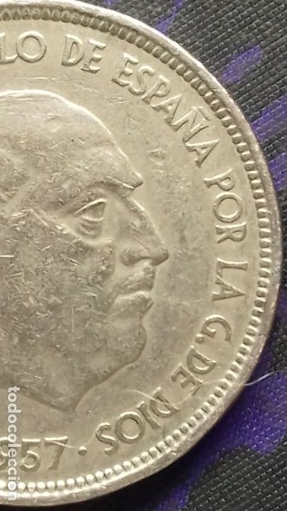 Monedas con errores: Estado Espa&ntilde;ol 50 pesetas 1957 *19*71 ERROR Dos Alas - Foto 2