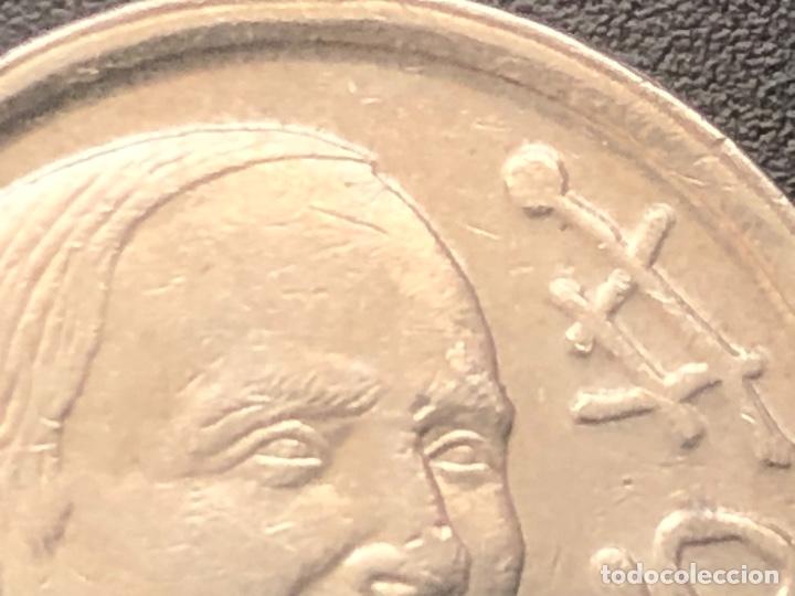 Monedas con errores: 10 pesetas 1993 error ceja y reverso exceso metal - Foto 2