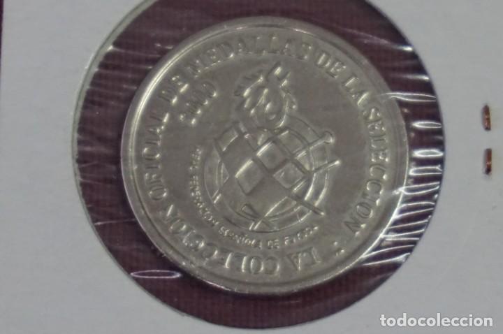 Monedas con errores: MEDALLAS DE LA SELECCION - VELASCO DEFENSA - Foto 2