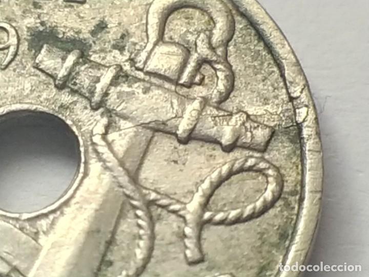 Monedas con errores: ## Errores y variantes # 50 C&eacute;ntimos 1949 *52 Agrietada ## - Foto 1