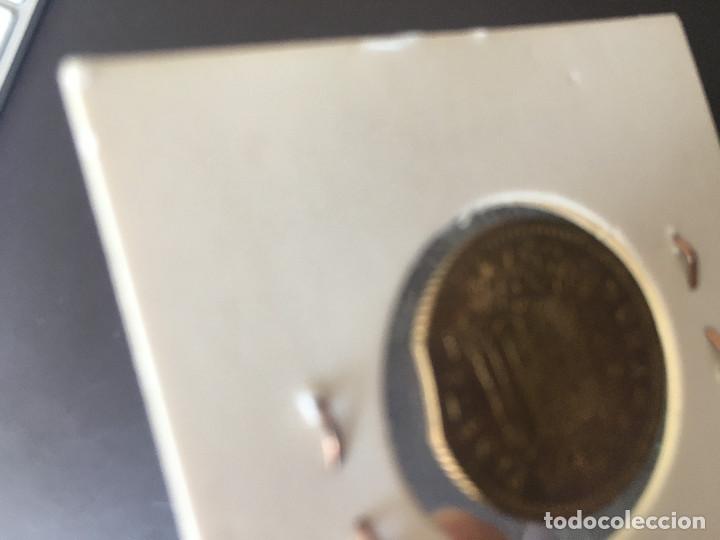 Monedas con errores: ## Error # 1 peseta 1975(76) SC Cospel Segmentado - Foto 2