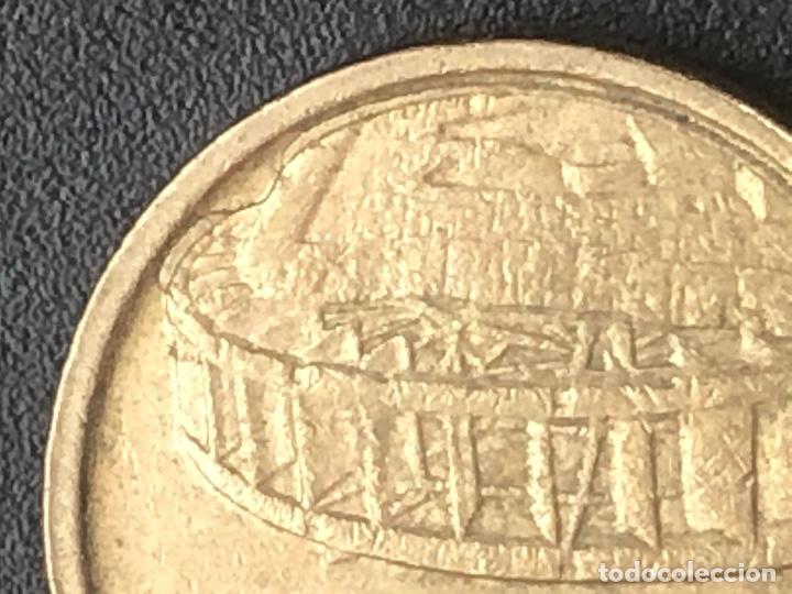 Monedas con errores: 5 pesetas 1999 Murcia - Foto 2