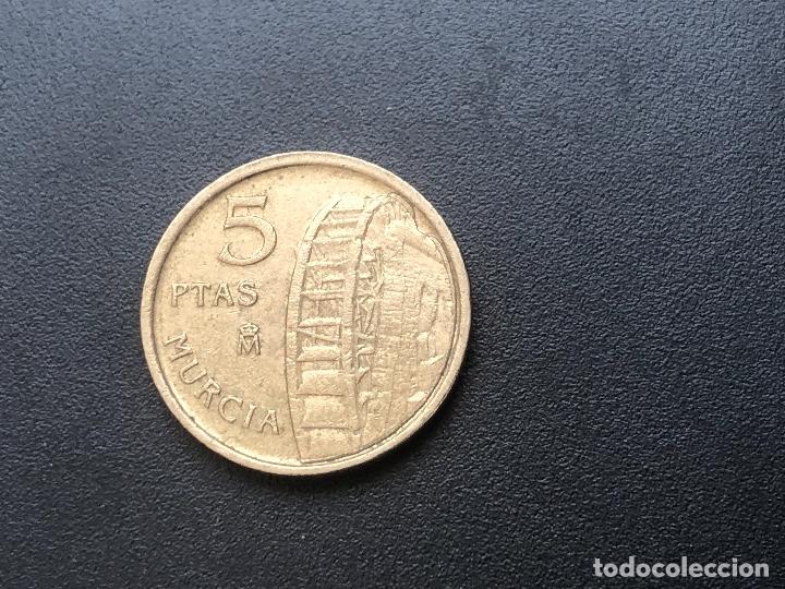 Monedas con errores: 5 pesetas 1999 Murcia - Foto 3