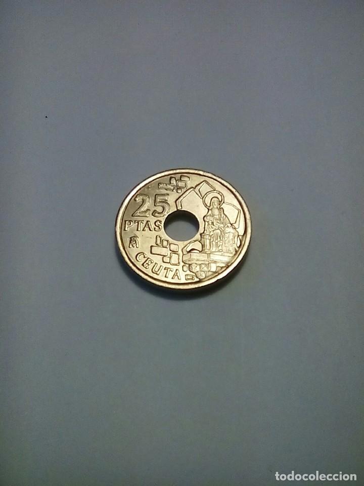 Monedas con errores: ERROR RARO Y ESCASO 25 PESETAS A&Ntilde;O 1998 EXCESO DE MATERIAL OFRENDA CENTRAL - Foto 1