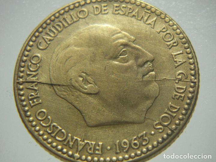 Monedas con errores: MONEDA DE 1 PESETA 1963 ERROR CU&Ntilde;O ROTO EN TRES SITIOS - Foto 2