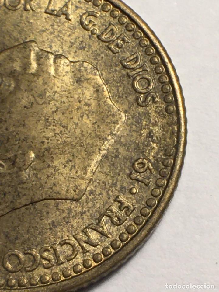 Monedas con errores: ERROR moneda 1 peseta 1947 *49 EBC+ SC- cu&ntilde;o roto - Foto 1