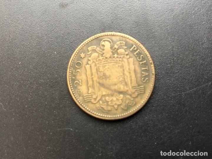 Monedas con errores: 2,5 pesetas 1953 error - Foto 5