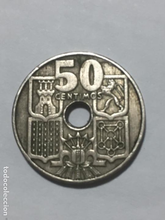 Monedas con errores: * ERROR * MUY ESCASA50 C&Eacute;NTIMOS 1949*62. DESPLAZADA DE ANVERSO - Foto 2