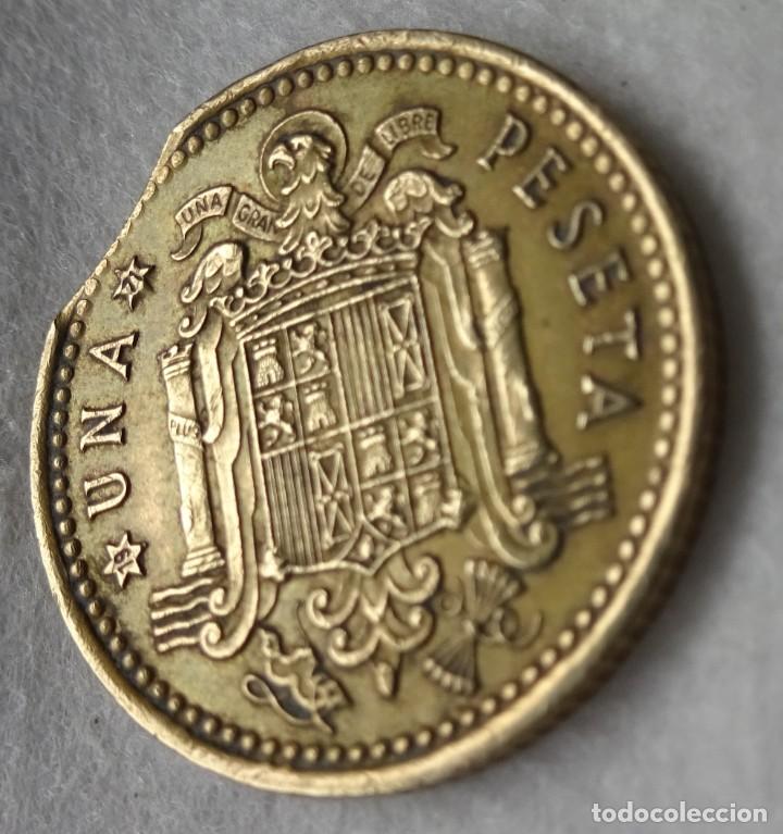 Monedas con errores: ERROR 1 PESETA FRANCO 1966 *19 *71, SEGMENTADA FINAL DE RIEL - Foto 1