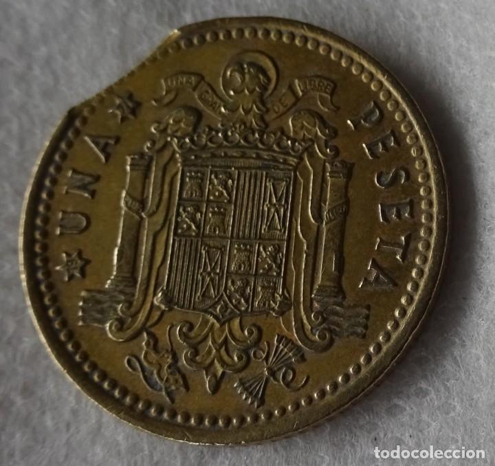 Monedas con errores: ERROR 1 PESETA FRANCO 1966 *19 *71, SEGMENTADA FINAL DE RIEL - Foto 4