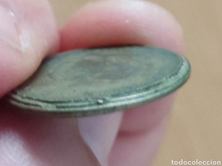 Monedas con errores: 1 peseta acu&ntilde;aci&oacute;n desplazado - Foto 2