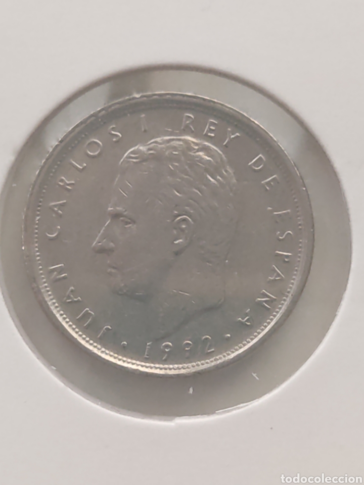 Monedas con errores: 456) Moneda 10 pesetas 1992 variante de cu&ntilde;o - Foto 1