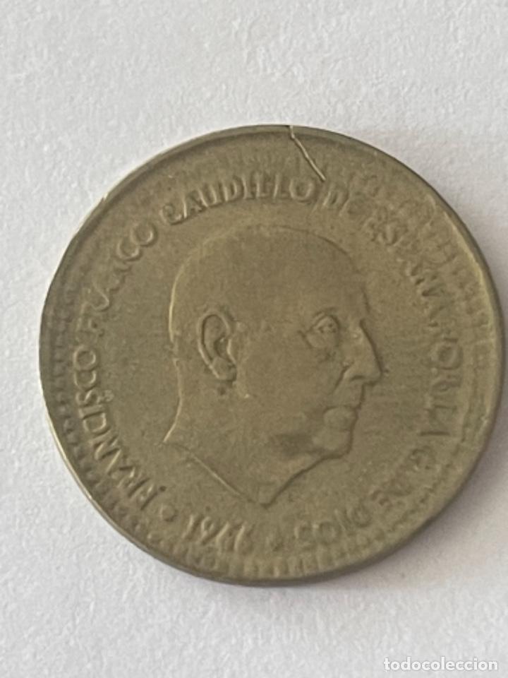 Monedas con errores: * ERROR RARISIMO * 1 peseta 1966*67. MODULO MAYOR - Foto 2