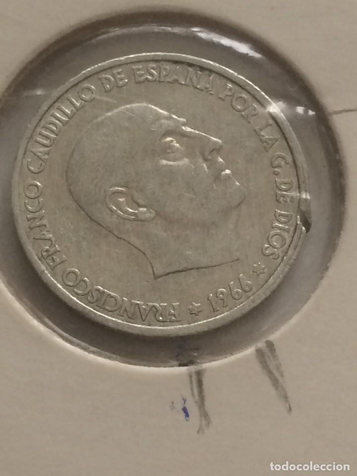 Monedas con errores: - ESTADO ESPA&Ntilde;OL 50 C&Eacute;NTIMOS 1966 *68 GIRADO SC- - Foto 1
