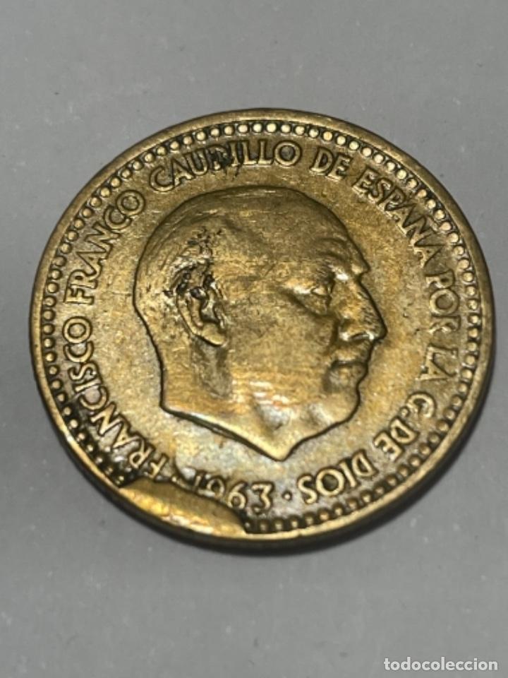 Monedas con errores: * ERROR * 1 peseta 1963*64 CU&Ntilde;O DESCANTILLADO - Foto 1