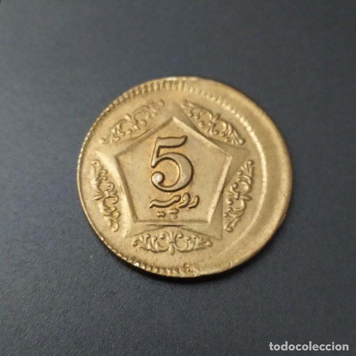 Monedas con errores: ## Error ## Pakistan 5 rupias 2016 Acu&ntilde;aci&oacute;n desplazada - Foto 2