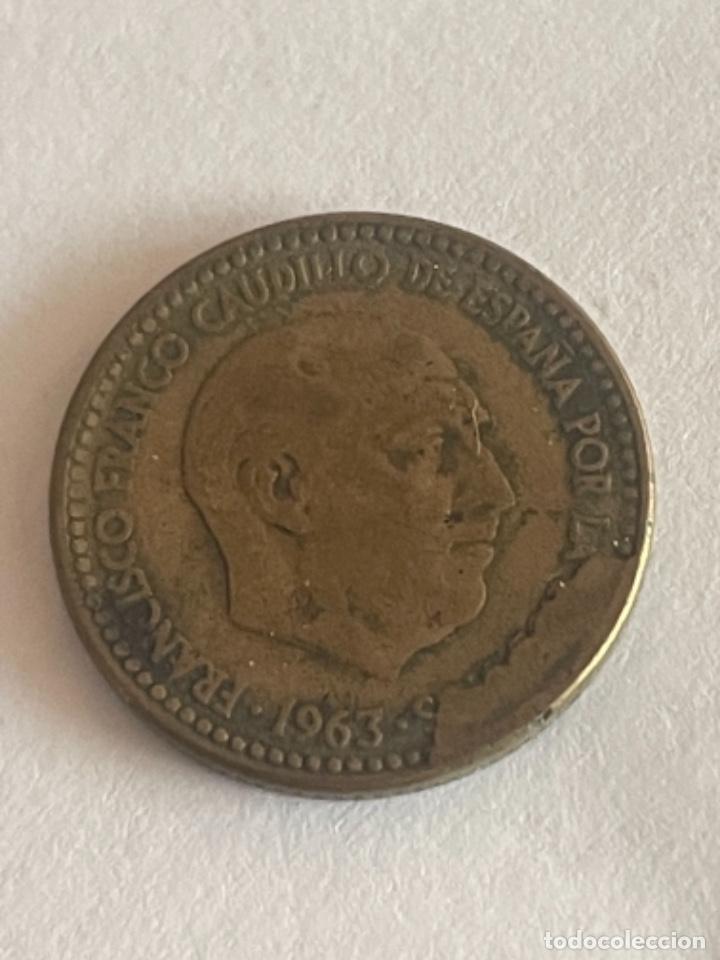 Monedas con errores: * ERROR * 1 peseta 1963*63 CU&Ntilde;O DESCANTILLADO - Foto 1