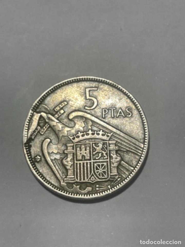 Monedas con errores: * ERROR * 5 PTAS 1957*64 CU&Ntilde;O DESCANTILLADO - Foto 1