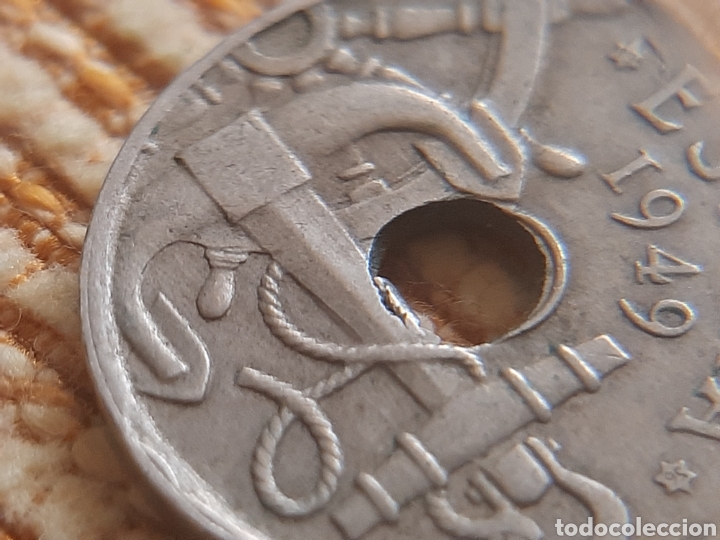Monedas con errores: (ESPA&Ntilde;A)(1949*19*56)(ERROR) HOJITAS EN MONEDA DE 50 C&Eacute;NTIMOS - Foto 3