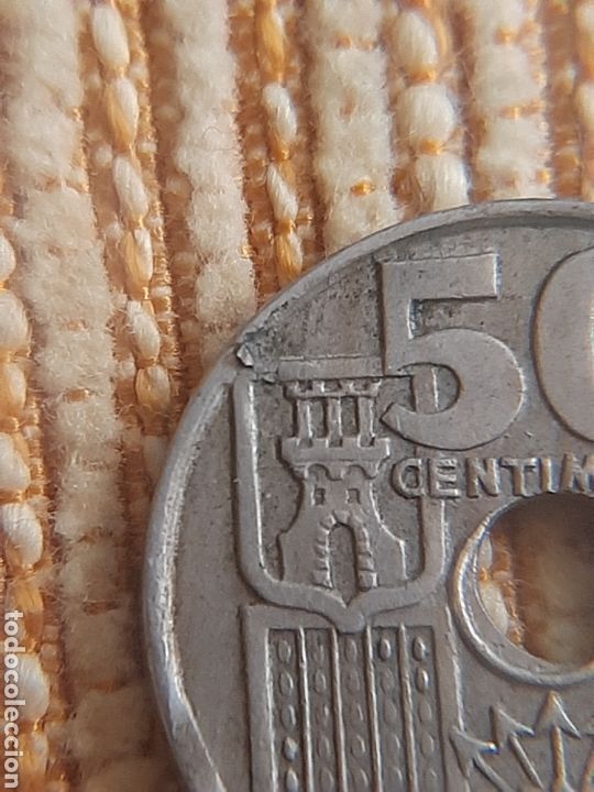 Monedas con errores: (ESPA&Ntilde;A)(1949*19*56)(ERROR) HOJITAS EN MONEDA DE 50 C&Eacute;NTIMOS - Foto 1