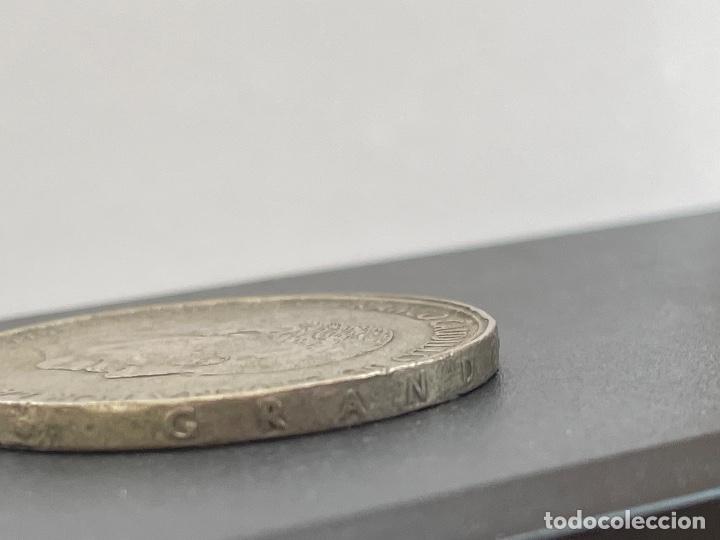 Monedas con errores: 100 pesetas 1966 *67 variante 1 en punta - Foto 8