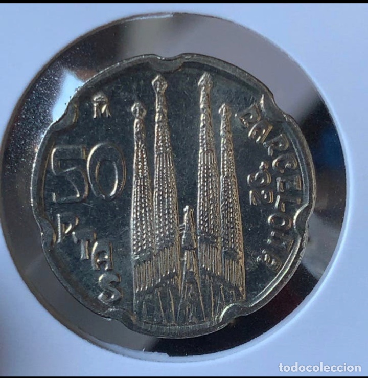 Monedas con errores: 50 pesetas 1992 Sagrada mocos granos - Foto 2
