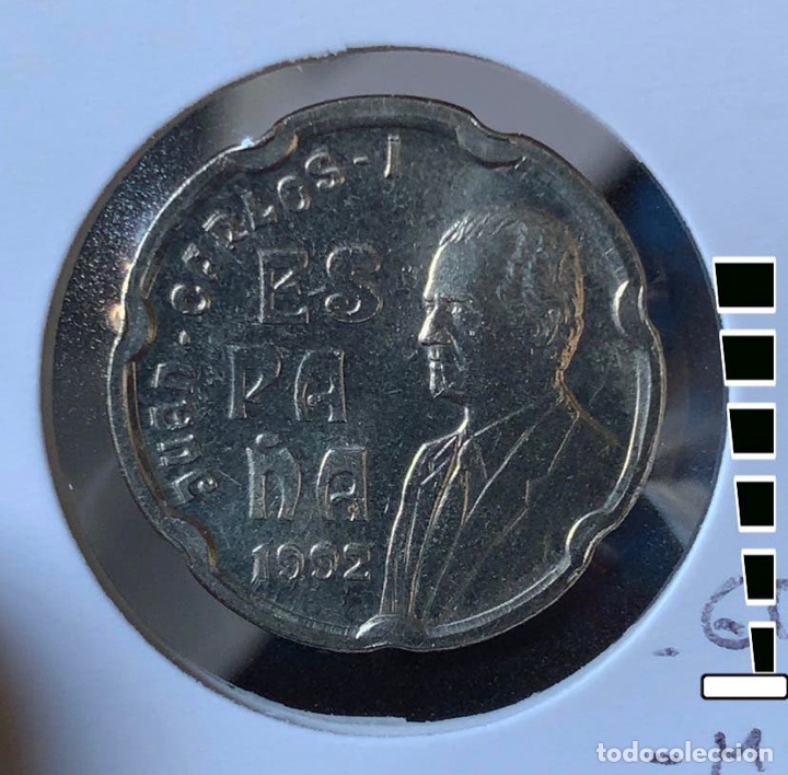 Monedas con errores: 50 pesetas 1992 Sagrada mocos granos - Foto 1
