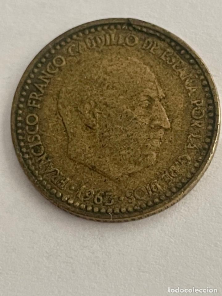 Monedas con errores: * ERROR * 1 PESETA 1963*63 COSPEL RAJADO EN EL CANTO - Foto 3