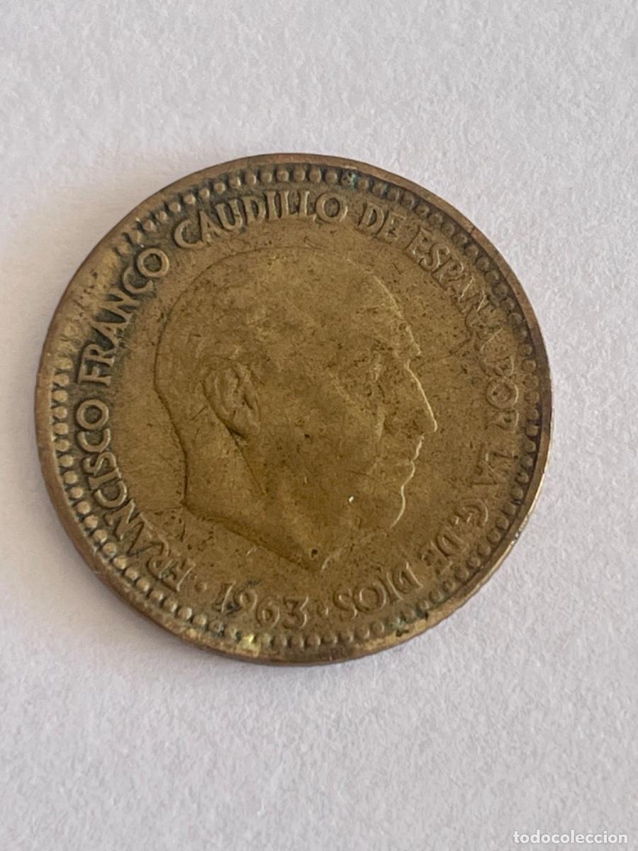 Monedas con errores: * ERROR * 1 PTA 1963-64. CU&Ntilde;O DESCANTILLADO - Foto 2
