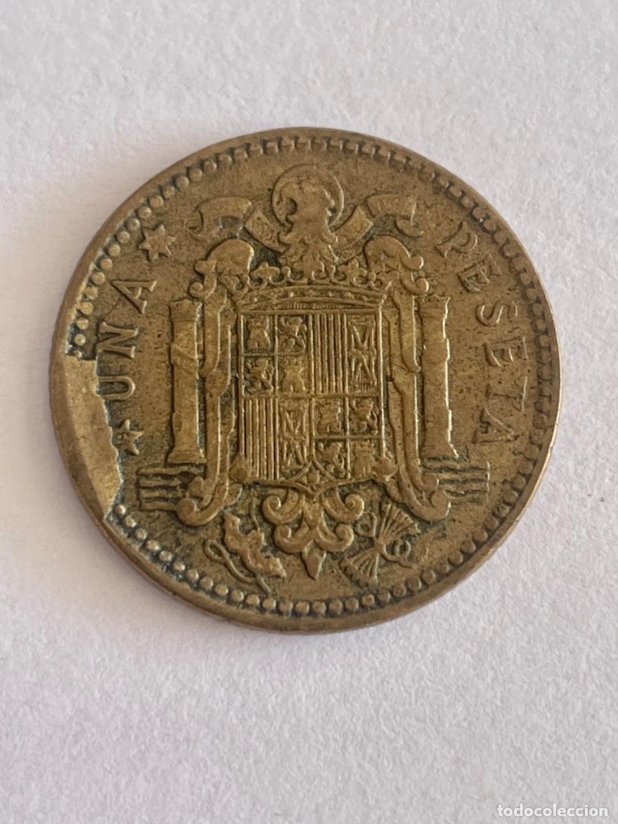 Monedas con errores: * ERROR * 1 PTA 1963-64. CU&Ntilde;O DESCANTILLADO - Foto 1