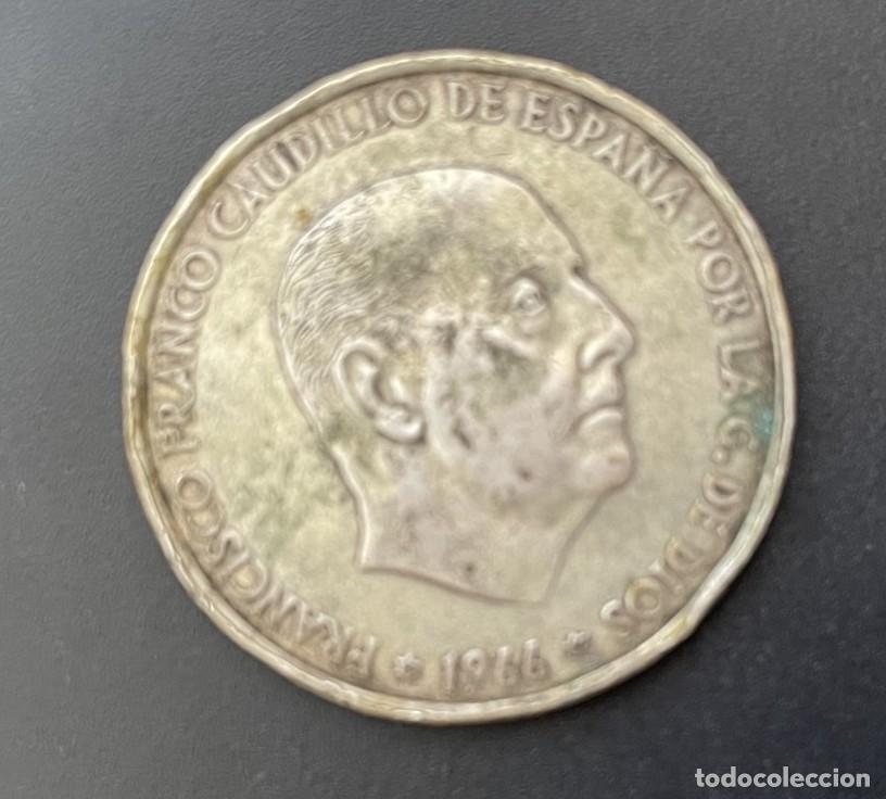 Monedas con errores: 100 pesetas 1966 estrellas 19 66 Falsa de &eacute;poca - Foto 1