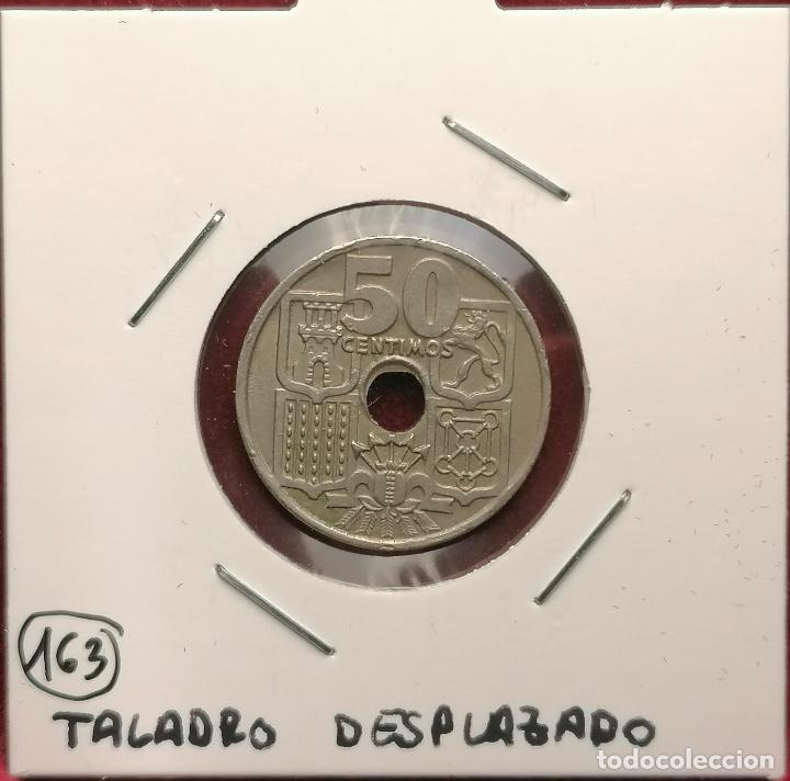 Monedas con errores: 50 centimos 1963 * 65 Taladro desplazado - Foto 1