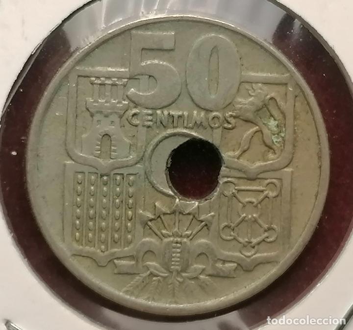 Monedas con errores: 50 centimos 1949 * 56 Taladro desplazado - Foto 2