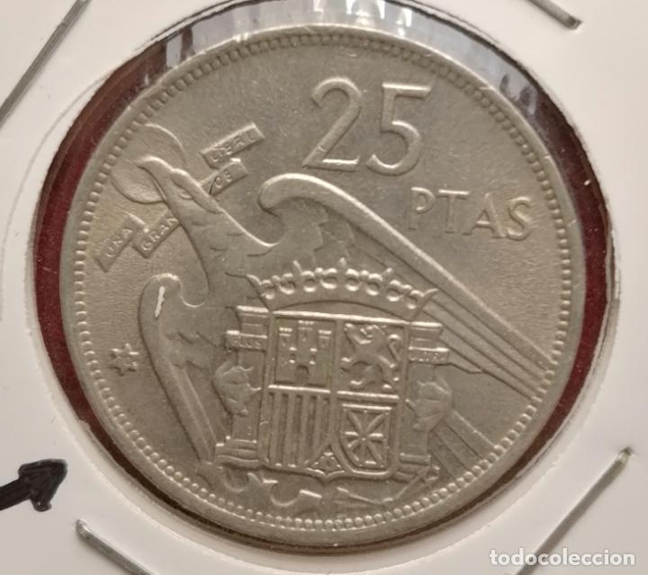 Monedas con errores: 25 pesetas 1957 * 70 Variante 2 plumas - Foto 2