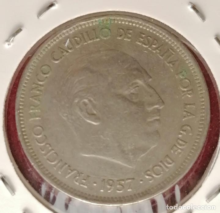 Monedas con errores: 25 pesetas 1957 * 70 Variante 2 plumas - Foto 3