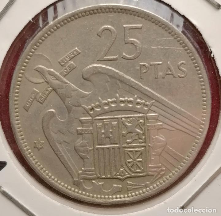 Monedas con errores: 25 pesetas 1957 * 70 Variante 2 plumas - Foto 2