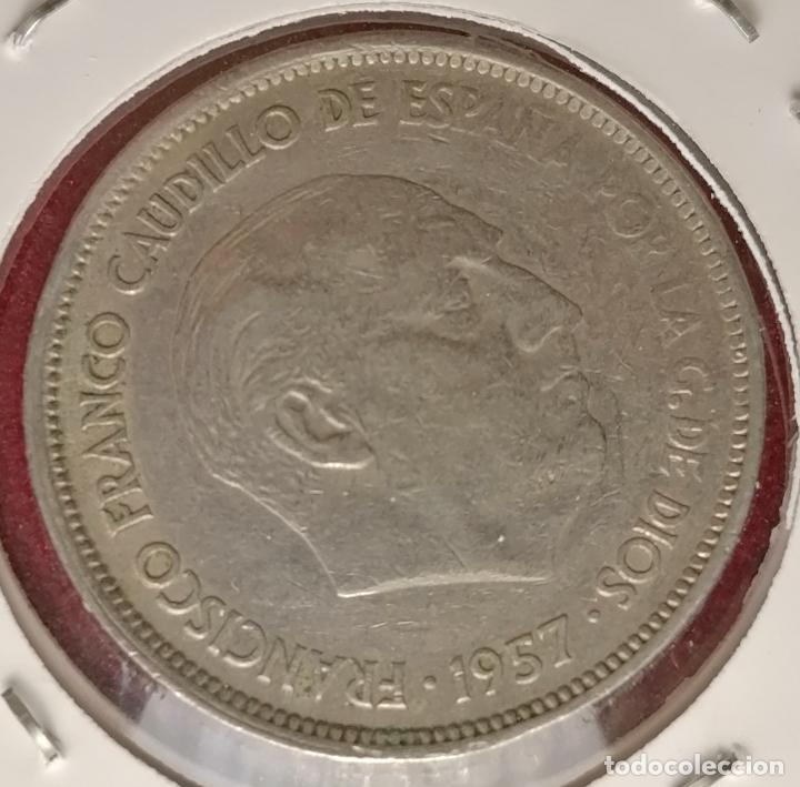 Monedas con errores: 25 pesetas 1957 * 66 Rama en pico - Foto 2