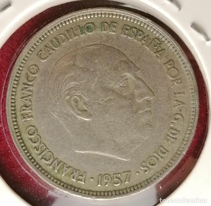 Monedas con errores: 25 pesetas 1957 * 67 Rama en pico - Foto 3